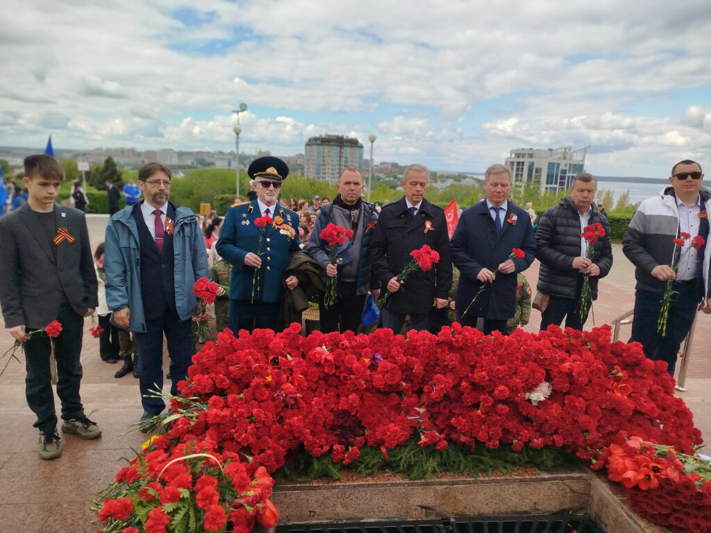 Представители медицинского факультета приняли участие в возложении цветов, приуроченном Дню победы